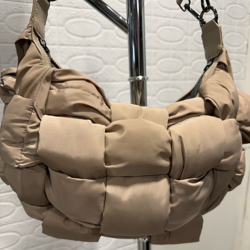 Sol and Selene. Beige Quilted Shoulder Bag - Soft Woven Design - Picture 4 of 8